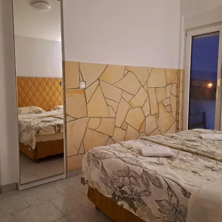 Borat Apartmani. * 비르