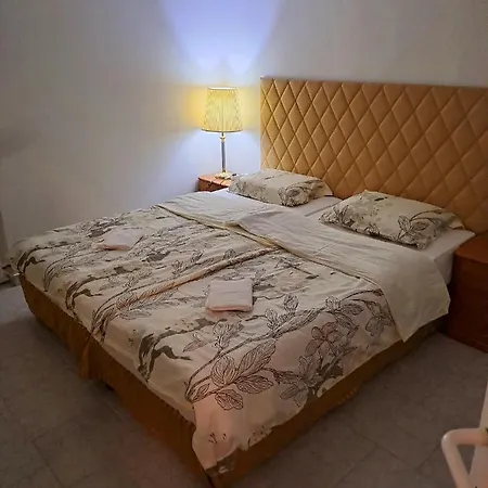 Borat Apartmani. * 비르
