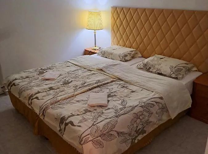 Borat Apartmani. * 비르